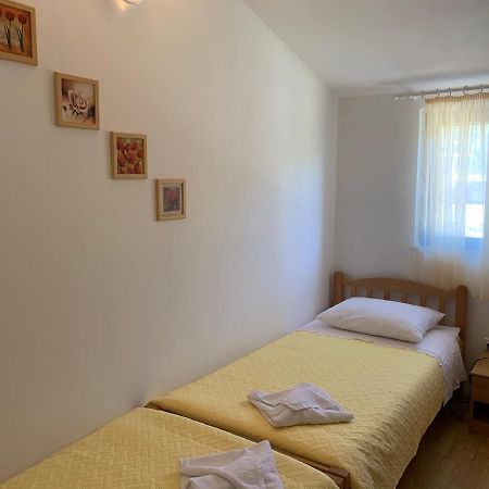 Apartments Ema Sali Luaran gambar