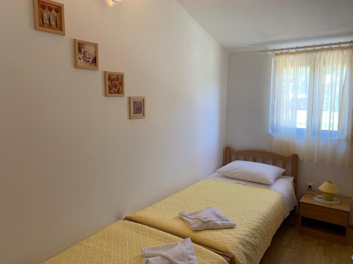 Apartments Ema Sali Luaran gambar