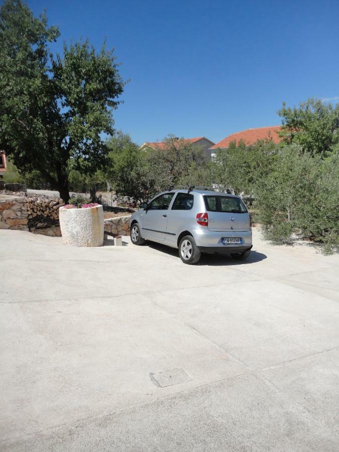 Apartments Ema Sali Luaran gambar