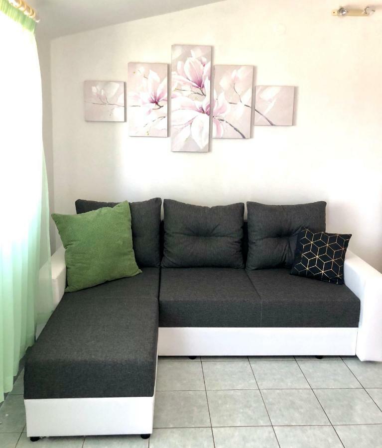 Apartments Ema Sali Luaran gambar