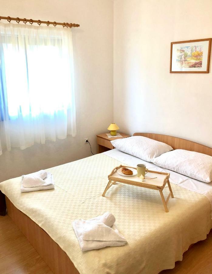 Apartments Ema Sali Luaran gambar
