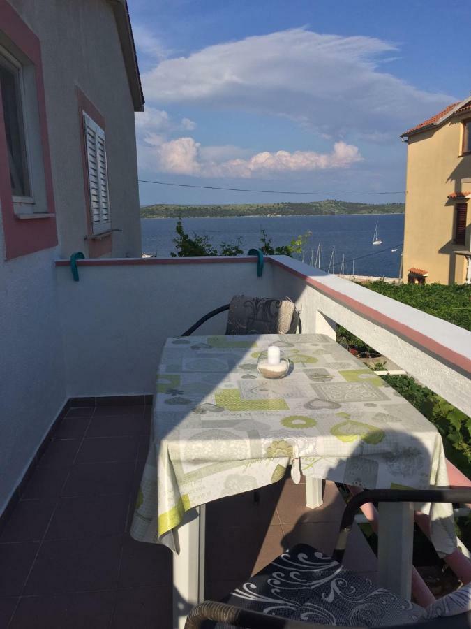 Apartments Ema Sali Luaran gambar