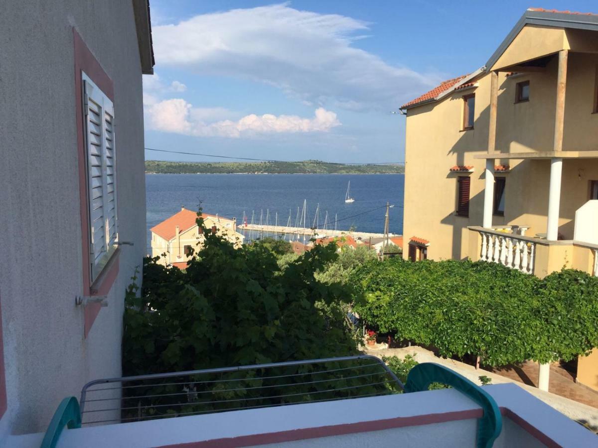 Apartments Ema Sali Luaran gambar