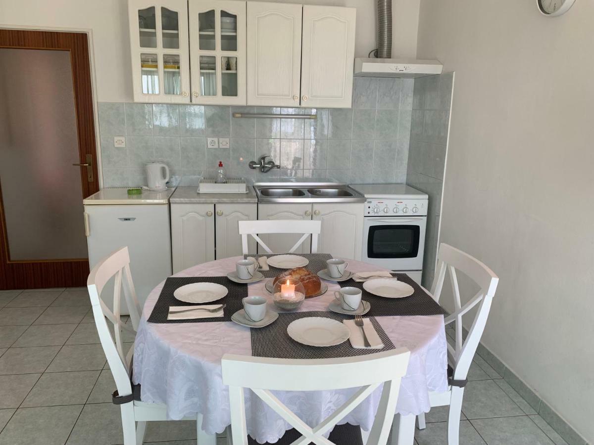 Apartments Ema Sali Luaran gambar