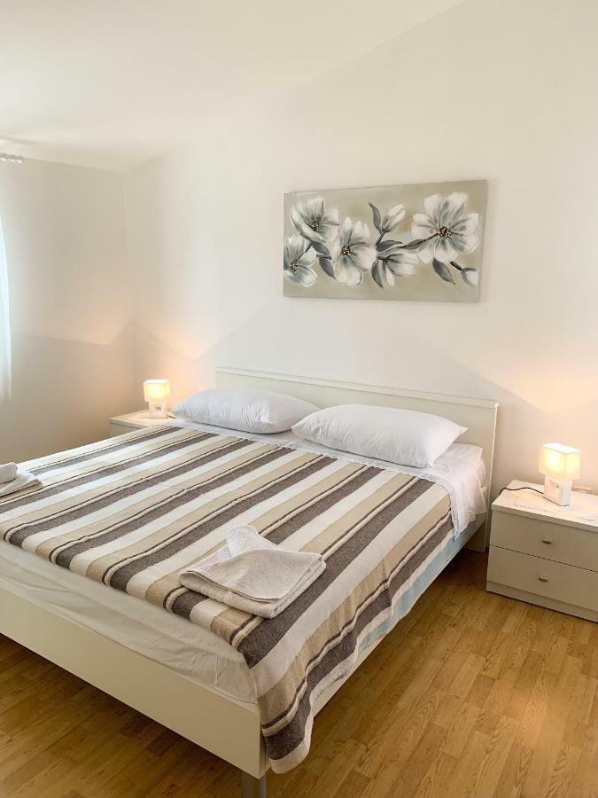 Apartments Ema Sali Luaran gambar
